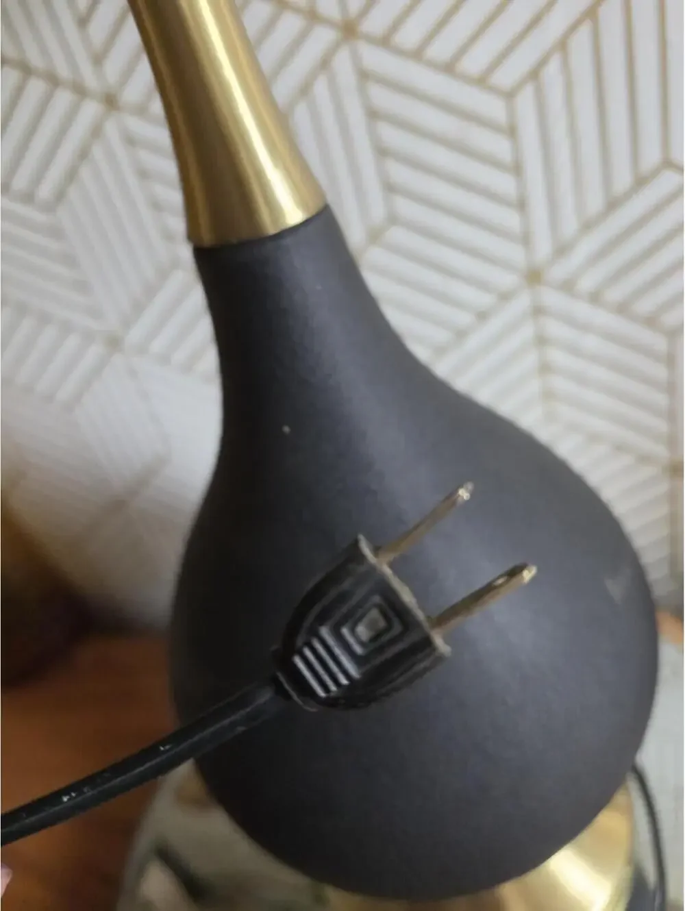 Vintage Midcentury Black And Gold Metallic Teardrop Table Lamp